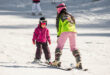 Cum dezvoltă sporturile de iarnă/schiatul copiii?